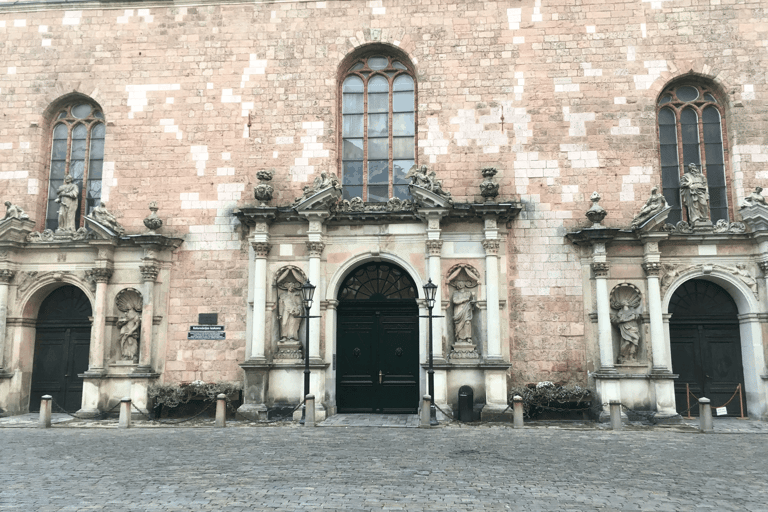 Riga: Old Town Walking Tour with a Local Guide Riga: Old Town Walking Tour with a Local Guide in Spanish