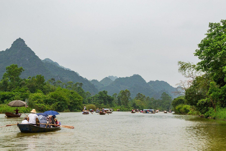 Hanoi: Perfume Pagoda, Huong Tich Cave & Boat Tour Group Tour