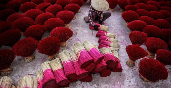 Hanoi: 3 Old Citadels Or Incense Village & Hat + SMALL GROUP