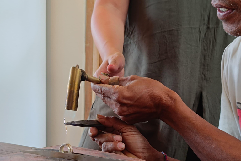 Bali : Cours de fabrication de bijoux à Canggu avec 7 grammes d'argent9:00 AM