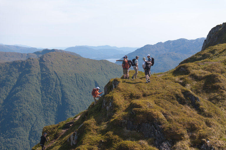 Bergen: Private Guided Fjord Hike