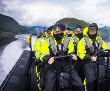 Avventura a Ulvik: Esplorare l'Osafjord dell'Hardangerfjord in gommone