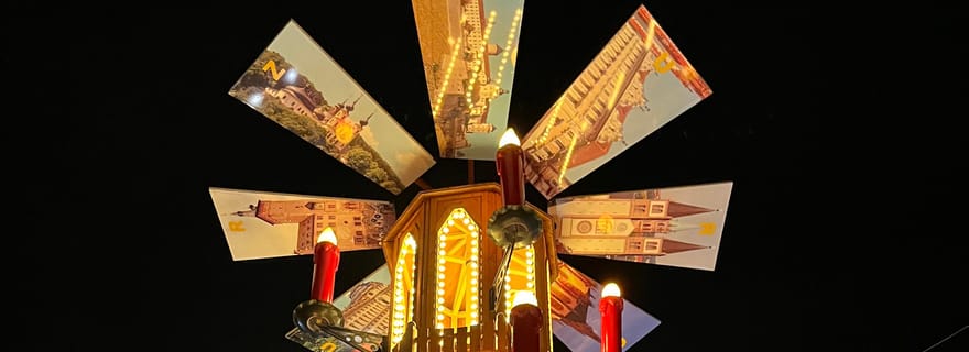 Visite guidée de l'Avent : vin mousseux, biscuits et vin chaud à Würzburg