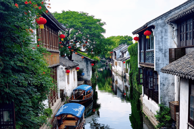 Shanghai Zhouzhuang Water Town Guided Tour with Free Time