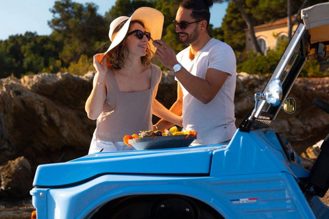 Ibiza: Tour driving an automatic and electric Mehari. Ibiza: tour driving an automatic and electric Mehari.