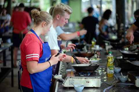 Krabi: Ya Thai evening Cooking Class with Transfer in Aonang Set Menu C