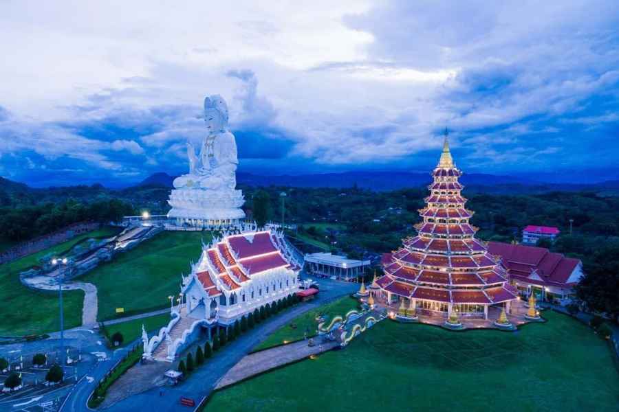 Von Chiang Mai aus: Tagestour zu den Tempeln von Chiang Rai. Foto: GetYourGuide