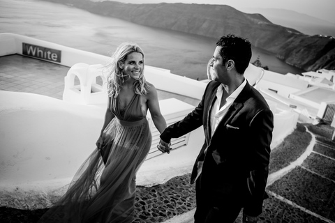 Proposal Photographer in Santorini2 Hours + 60 Photos at 2-3 Locations