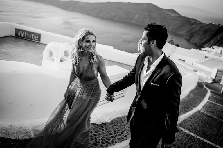 Proposal Photographer in Santorini2 Hours + 60 Photos at 2-3 Locations