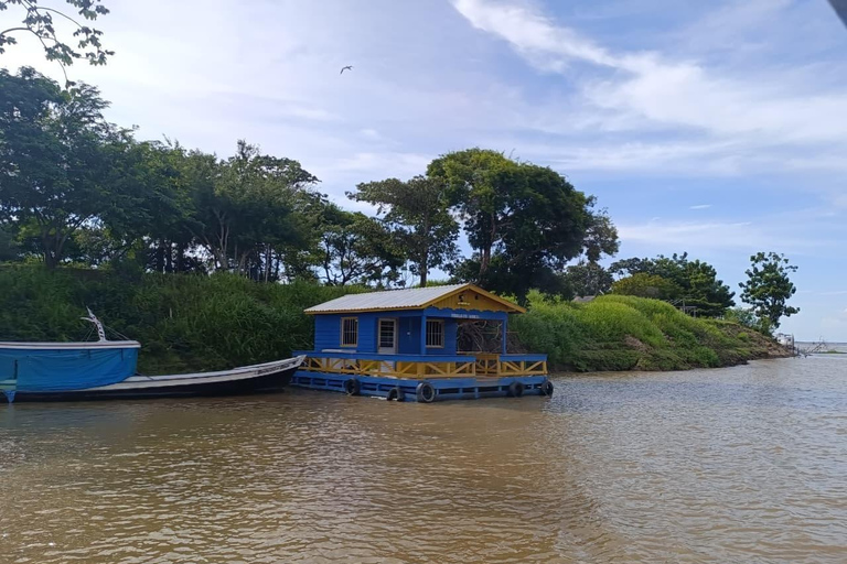 Meeting of the Waters: Tapajós and Amazon Rivers in Santarém Meeting of the Waters: Tapajós and Amazon in Santarém