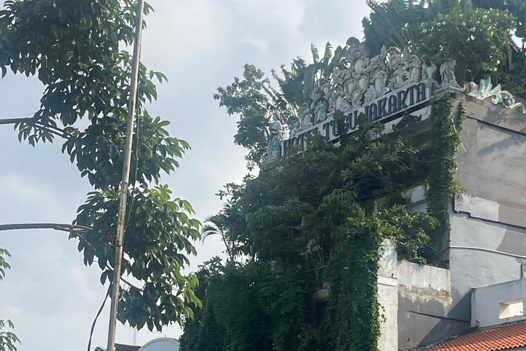 Jakarta : Guided City Tour with Lunch at Historic Restaurant
