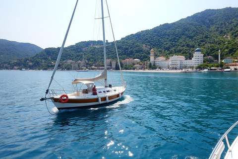 Batumi : Excursion en mer avec baignade, plongée en apnée et bain de soleil