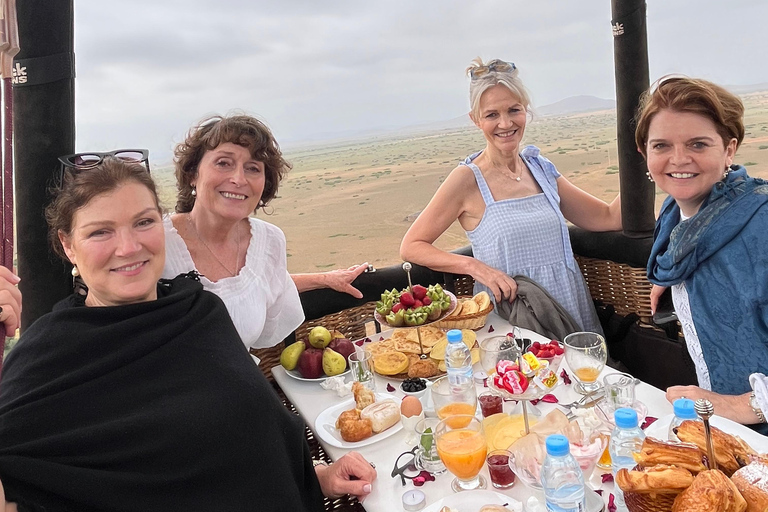 Marrakech : Vol en montgolfière, petit déjeuner berbère et balade à dos de chameau