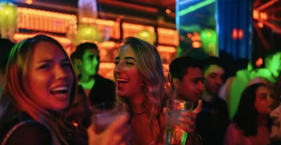 Willemstad: Ludwig’s Private Beach Bar Crawl Party