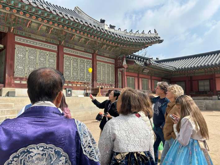 Seoul: City Hightlights, Palace Tour, and Optional Hanbok