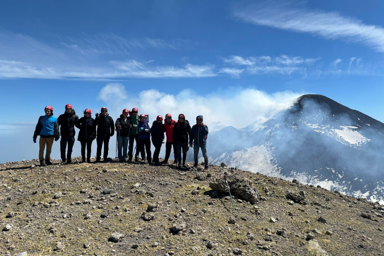 Etna: Krater Centralny (3340 m n.p.m.) z kolejką linową i jeepemEtna: wycieczka do krateru centralnego (3340)