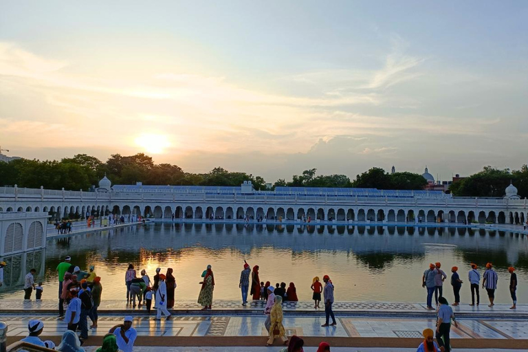 New Delhi: Connaught Place Walking Tour