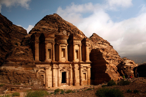 Petra de nuit: billets de spectacle et prise en charge à l'hôtelExcursion d'une journée à Petra: & Petra by Night (sans frais d'entrée)