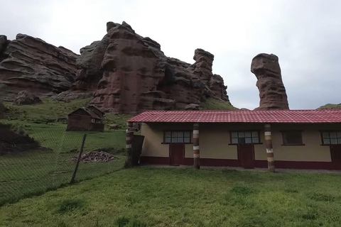 Excursion to Lampa, Pucará and Tinajani