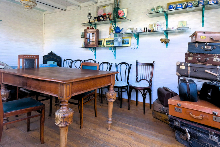 Tbilisi: Hidden Garden Photoshoot with Optional Lunch