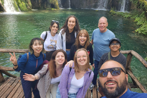 De Zagreb: Viagem guiada de 1 dia a Rastoke e aos lagos Plitvice