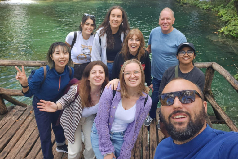 Desde Zagreb: Excursión de un día con guía a Rastoke y los lagos de Plitvice