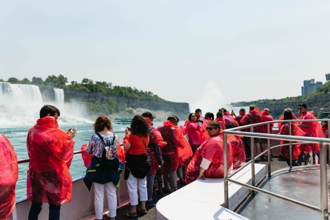 Toronto: tour cataratas del Niágara con crucero opcionalToronto: cataratas del Niágara con atracción y almuerzo