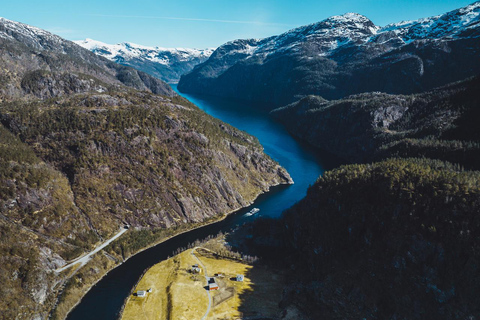 卑尔根：乘坐高级 RIB 船探索莫斯特罗门峡湾卑尔根：乘坐高级 RIB 船游览莫斯特罗门峡湾