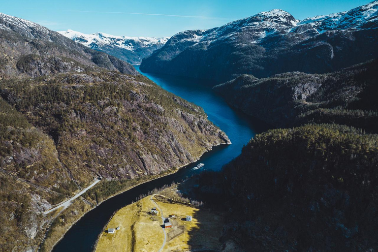 卑尔根：乘坐高级 RIB 船探索莫斯特罗门峡湾卑尔根：乘坐高级 RIB 船游览莫斯特罗门峡湾