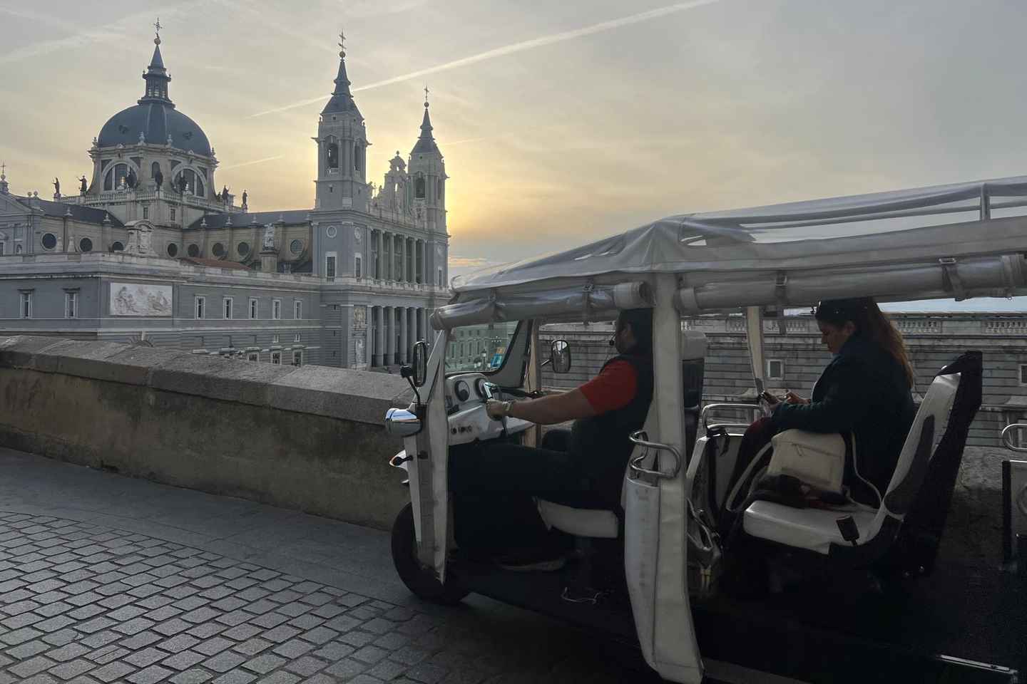 Madrid: Highlights City Tour by Electric Tuk-Tuk