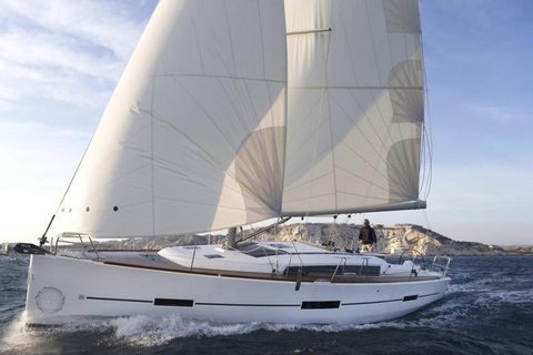 Yacht Me Up Cruzeiro Privado com Tudo Incluído Cannes Lérins SailUm dia na baía de Cannes com tudo incluído