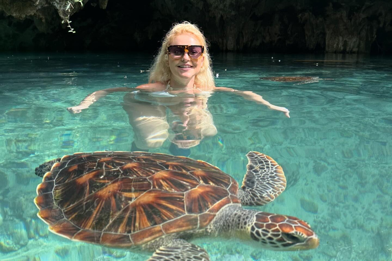 Zanzibar:Swimming with turtles in salaam cave