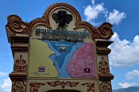 Journée complète à Chiang Rai : 3 temples, Triangle d&#039;Or et tour en bateau