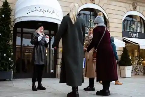 Egyedülálló vezetett séta a párizsi nők divatvilágában