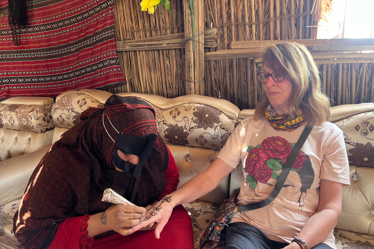 Muscat: Wahiba Sands, Wadi Bani Khalid & Mudayrib Tour Group Tour