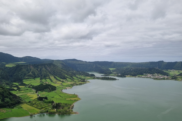 Sete Cidades&amp;Mosteiros Privé 4x4 tour van een halve dagSete Cidades-Privé 4x4 halfdaagse tour