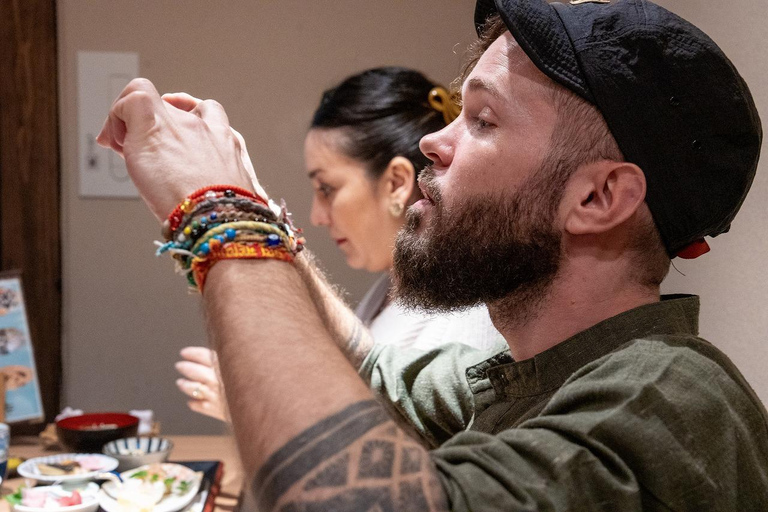 Kanazawa: Samurai and Geisha Culture Walking Tour with Lunch