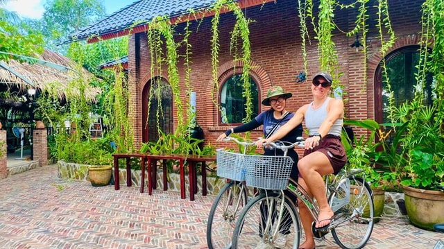Can Tho: Mekong Delta Bike Tour with Cooking Class & Craft