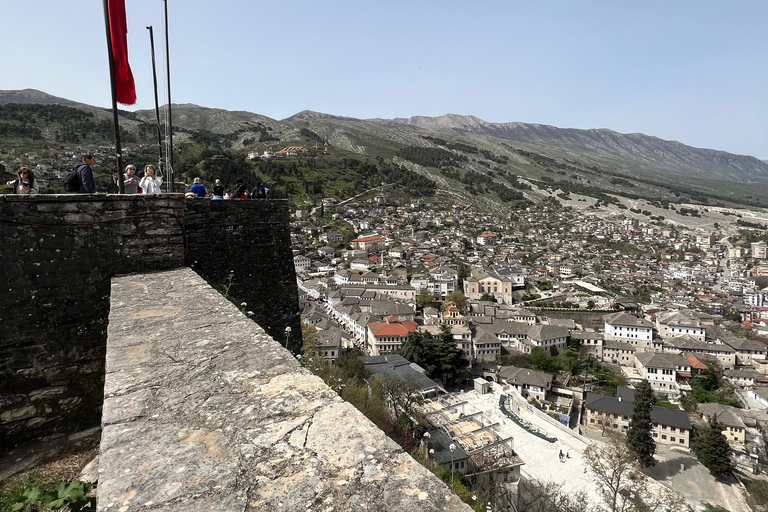 من تيرانا: بيرات، جيروكاستر، وكساميل، جولة لمدة يومين