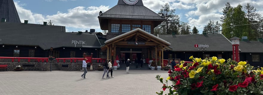 Oulu : excursion d'une journée au village du Père Noël, déjeuner compris