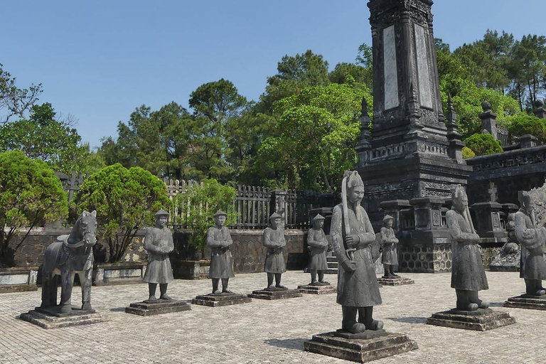 Tour en barco del dragón de Hue: Explora la Pagoda Thien Mu y las Tumbas Reales