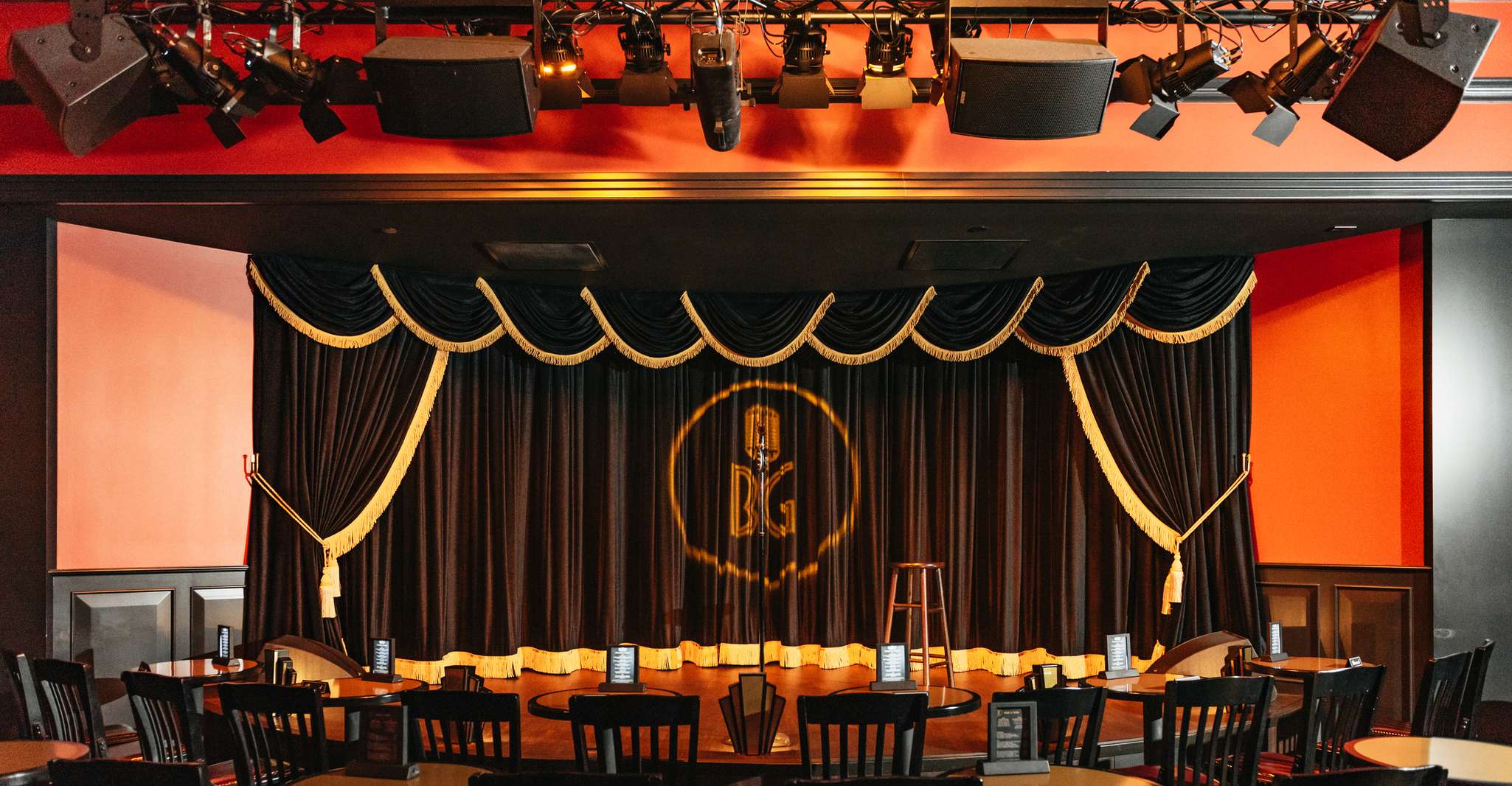 Las Vegas Strip, Brad Garrett's Comedy Club im MGM Grand - Hizvo