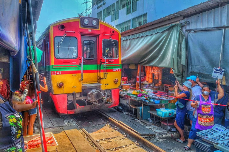 Bangkok: Damnoen Saduak, targ kolejowy Mae Klong i MahanakhonPrywatna wycieczka w języku angielskim z odbiorem i transportem powrotnym do hotelu