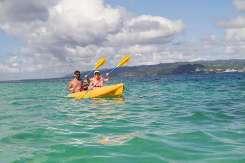Samana: Monte Rojo Hiking & Carenero Bay Kayaking