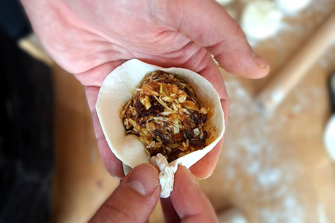 Lyon: Asian cooking classes: make your own baos!