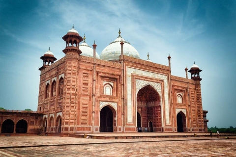 Agra : Visite à pied du Taj Mahal avec Heritage WalkVisite privée avec droit d'entrée, voiture, guide et nourriture de rue