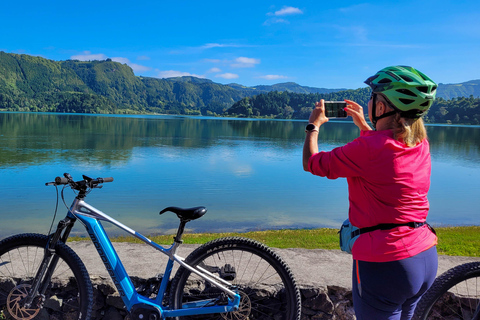 Furnas: Guided e-bike tour with Cheese Tasting Furnas: E-Bike Tour with Local Delicacies Tasting- afternoon
