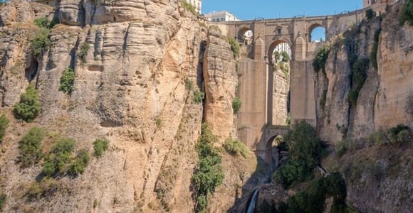 Málaga: Ronda & Setenil Tour with Free Time & Shuttle Train