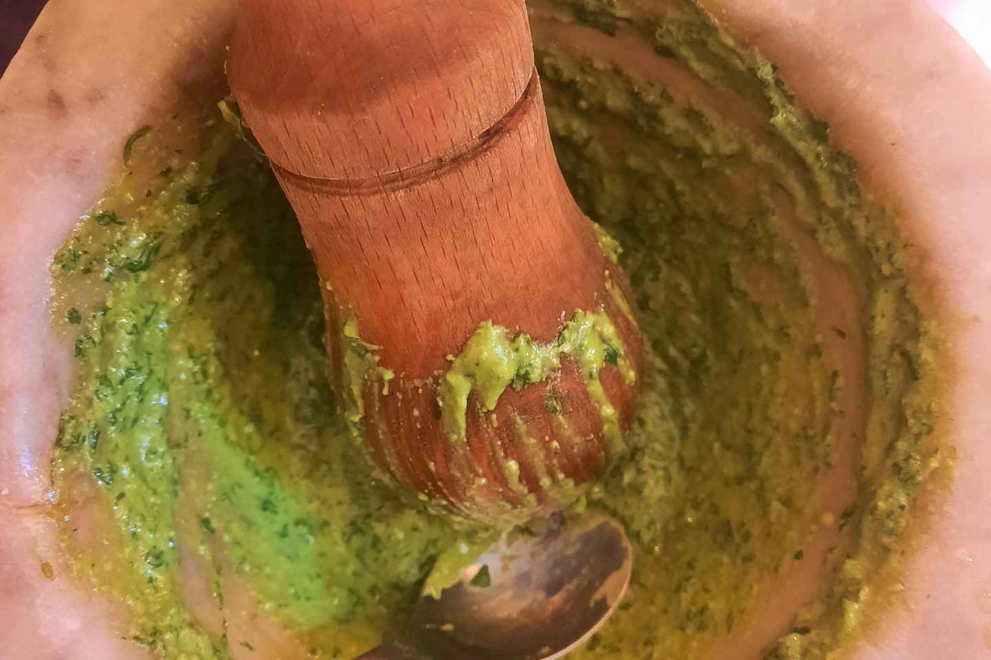 Cinque Terre: Pesto Making Class with Wine and Food Tasting