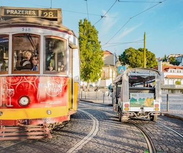 Lisbon: Guided Tuk-Tuk Tour Along the Historic Tram Line 28